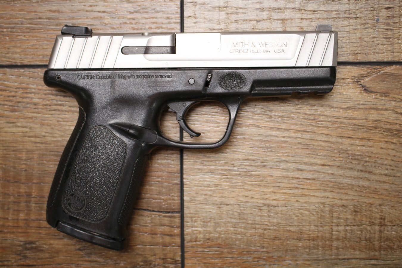 SMITH AND WESSON SD40 VE 40 S&W Police Trade-in Pistol